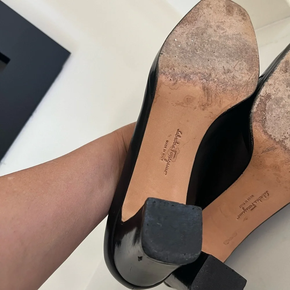 Salvatore Ferragamo pumps Black leather Women's Shoes